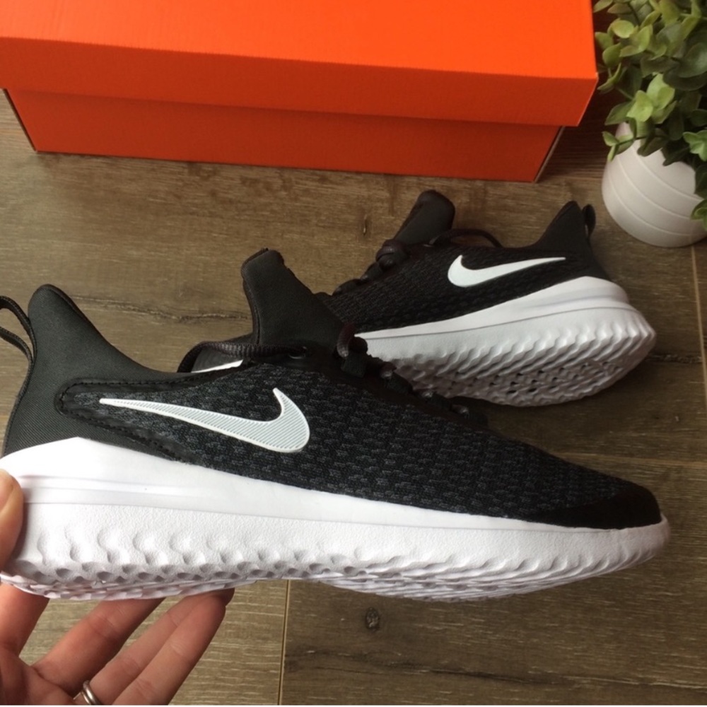 Nike Rival - Picture 3 of 3